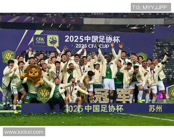 北京国安三球完胜河南，第五次闻名足协杯，法比奥斩获双料金靴